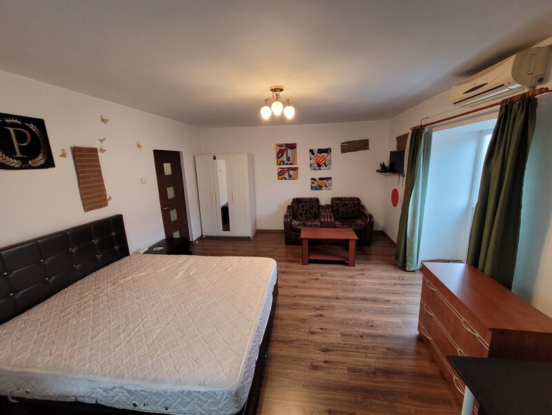 Piata Unirii, garsoniera spatioasa