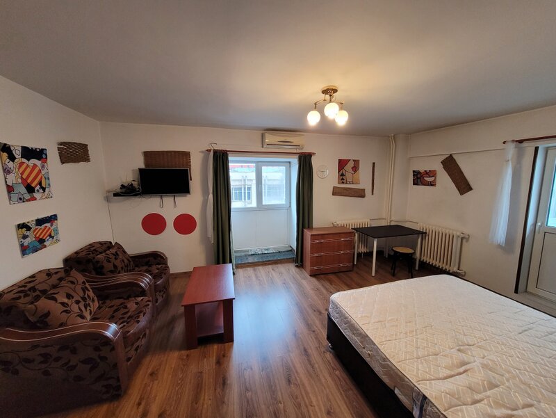 Piata Unirii, garsoniera spatioasa